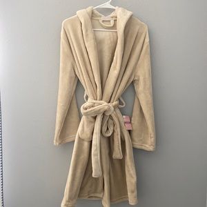 Summer and Rose Fuzzy Bathrobe